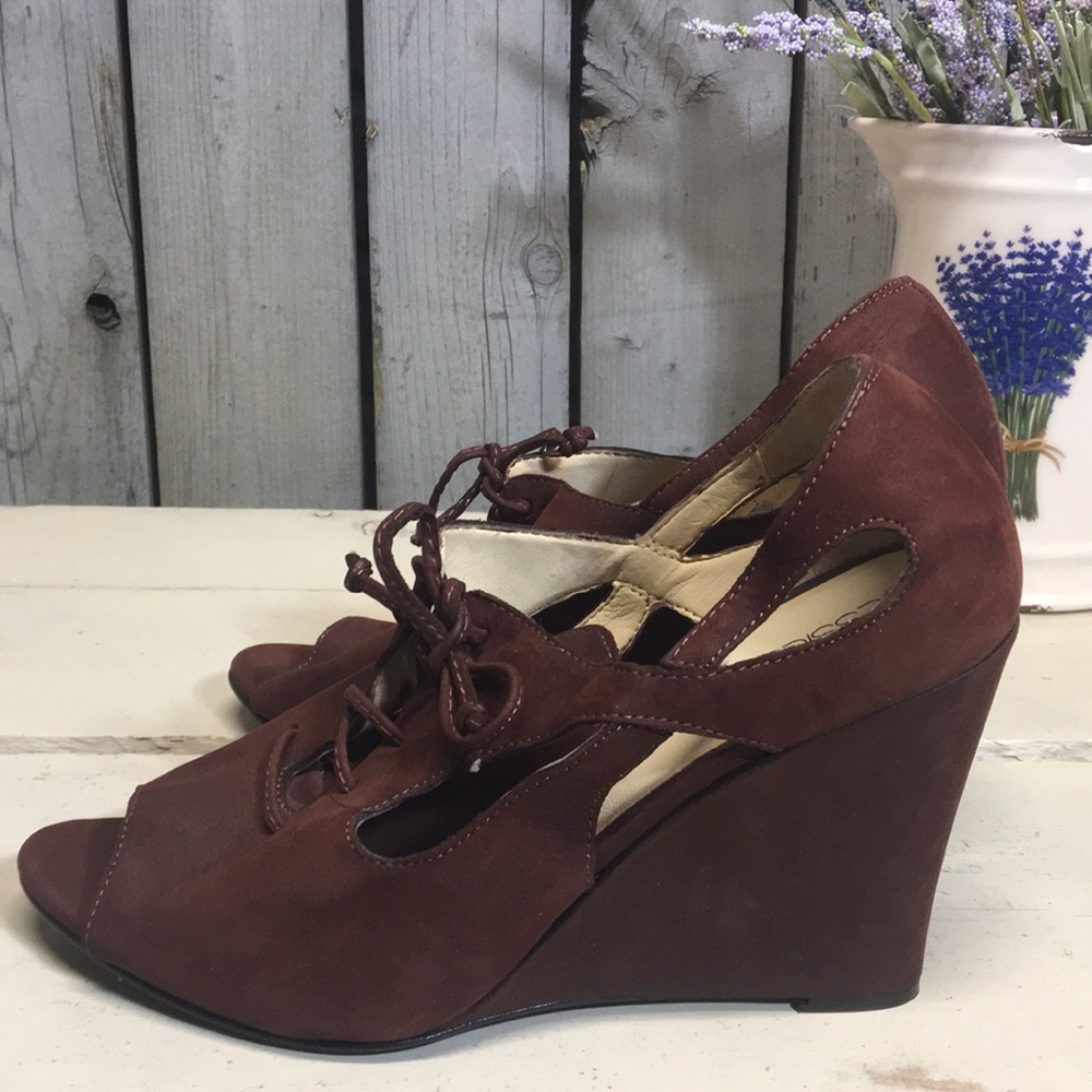 Jessica Bennett “JNEO” Wedges